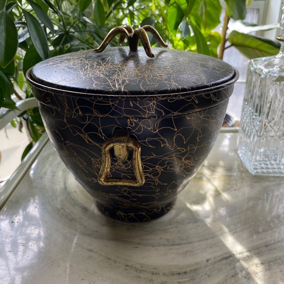 Mid Century 50’s Ice Bucket Black with Gold Threads Design Gold Handles - Picture 4 of 8